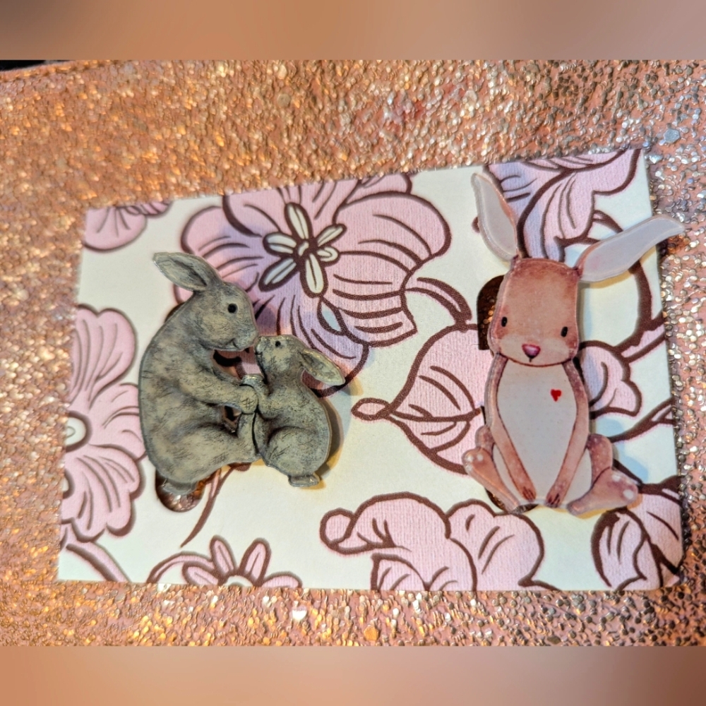 NWT🌿🕊️PEACE GARDEN DESIGNS🕊️🌿 BUNNY🐇BROOCH🐇BUNDLE🐇2 lasercut acrylic PINS